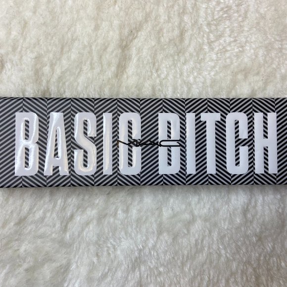 MAC Cosmetics Basic Palette (BNIB) - Picture 1 of 2